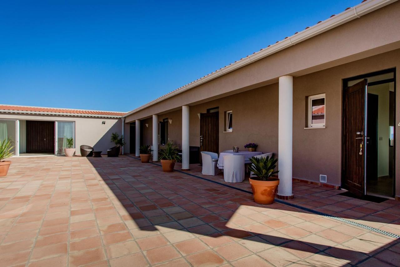 Corte Velada Guest House By Lovelystay Lagos Luaran gambar