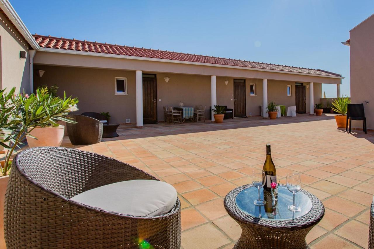 Corte Velada Guest House By Lovelystay Lagos Luaran gambar