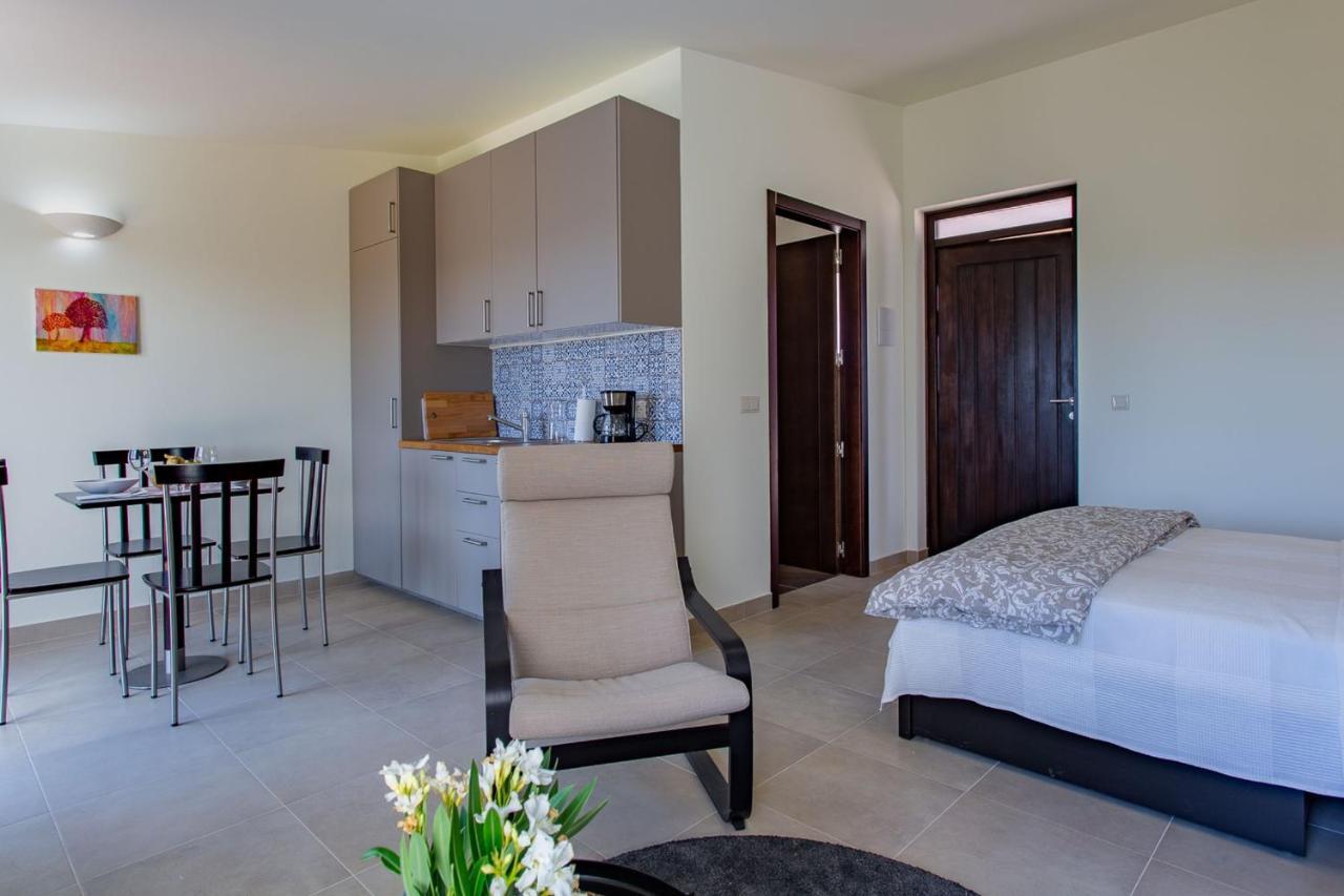 Corte Velada Guest House By Lovelystay Lagos Luaran gambar