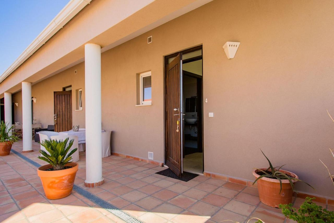 Corte Velada Guest House By Lovelystay Lagos Luaran gambar